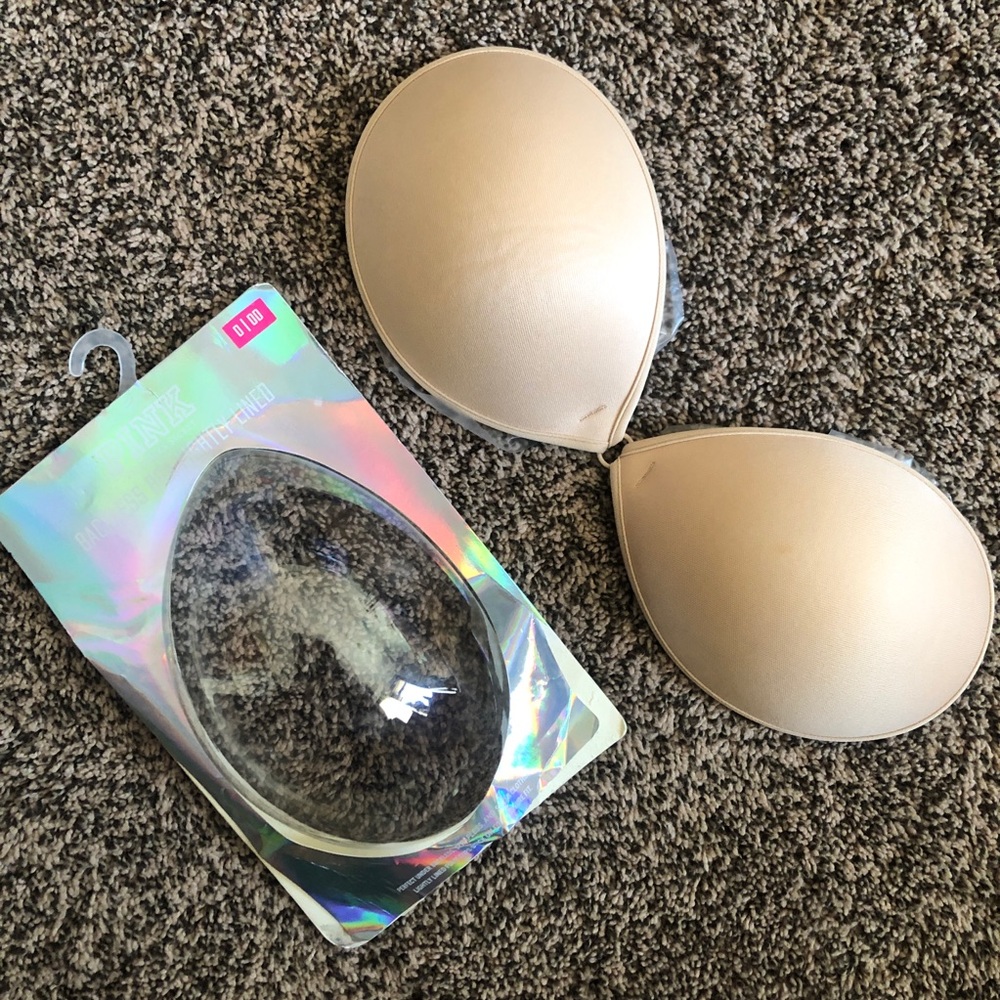 PINK vs strapless bra D/DD